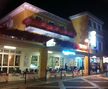 & Al Mare Lägenhetshotell
