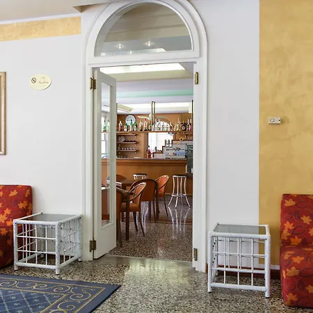 Aparthotel & Al Mare 4*